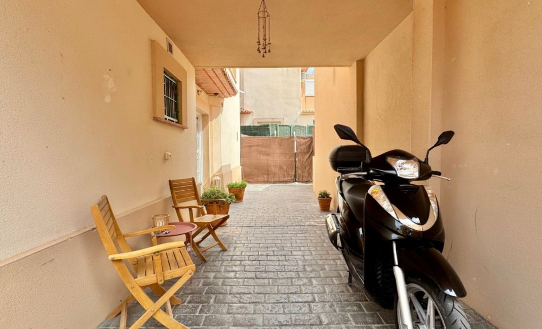 Resale - Villa -
Albir