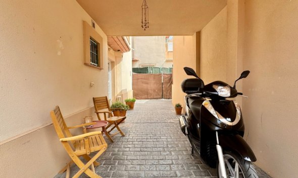Resale - Villa -
Albir