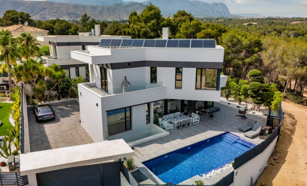 Herverkoop - Villa -
Benidorm - Playa de Poniente