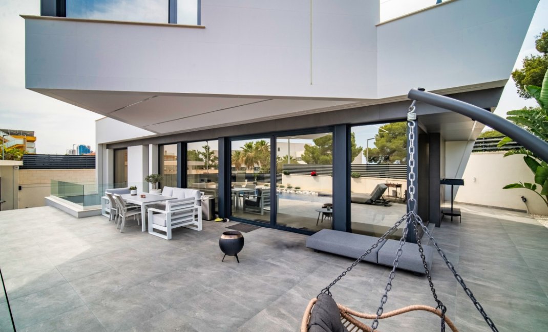 Herverkoop - Villa -
Benidorm - Playa de Poniente