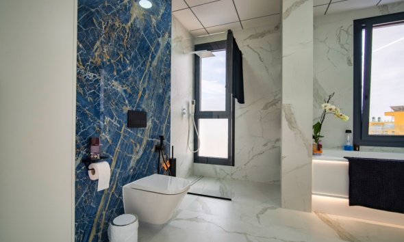 Herverkoop - Villa -
Benidorm - Playa de Poniente