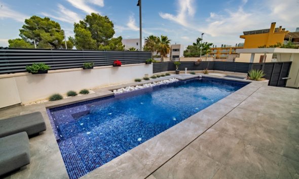 Herverkoop - Villa -
Benidorm - Playa de Poniente