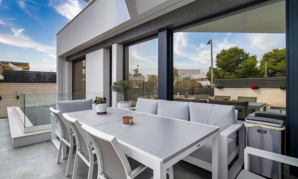 Herverkoop - Villa -
Benidorm - Playa de Poniente