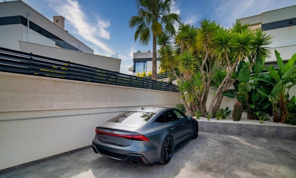 Herverkoop - Villa -
Benidorm - Playa de Poniente