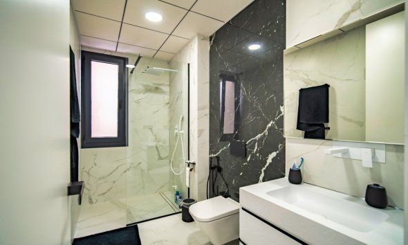 Herverkoop - Villa -
Benidorm - Playa de Poniente