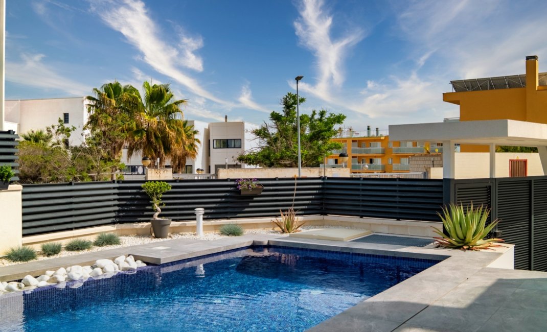 Herverkoop - Villa -
Benidorm - Playa de Poniente