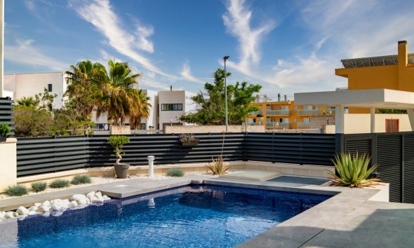 Herverkoop - Villa -
Benidorm - Playa de Poniente