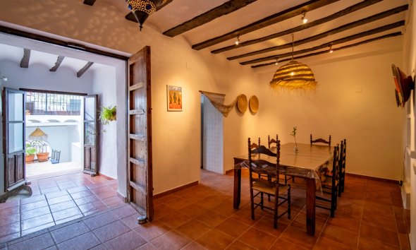 Resale - Villa -
Polop