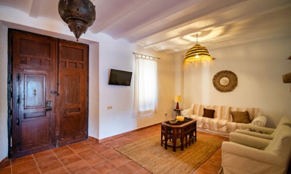 Resale - Villa -
Polop