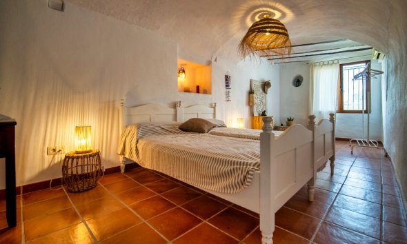 Resale - Villa -
Polop