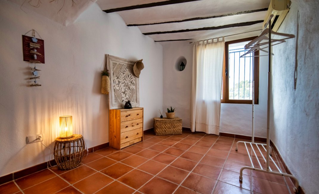 Resale - Villa -
Polop