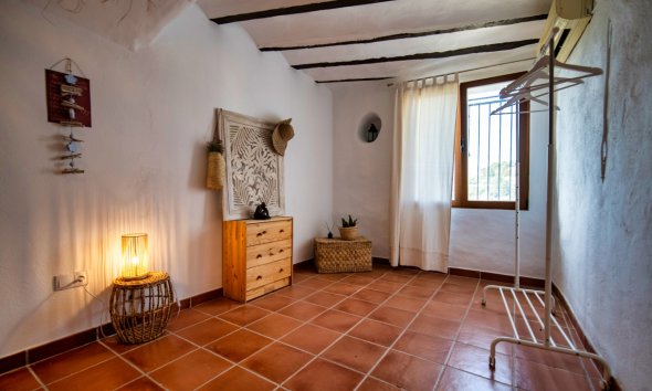 Resale - Villa -
Polop