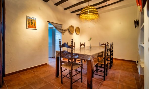 Resale - Villa -
Polop