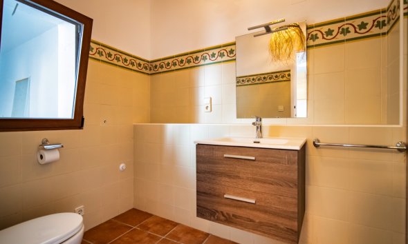 Resale - Villa -
Polop