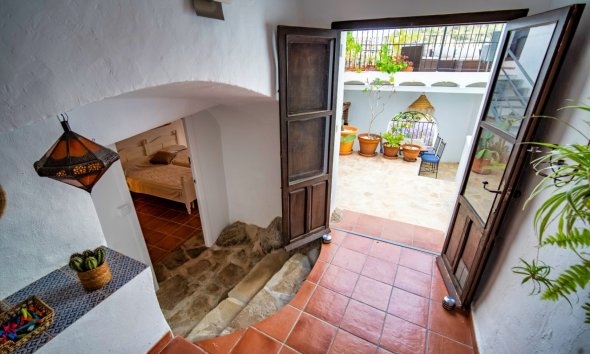 Resale - Villa -
Polop