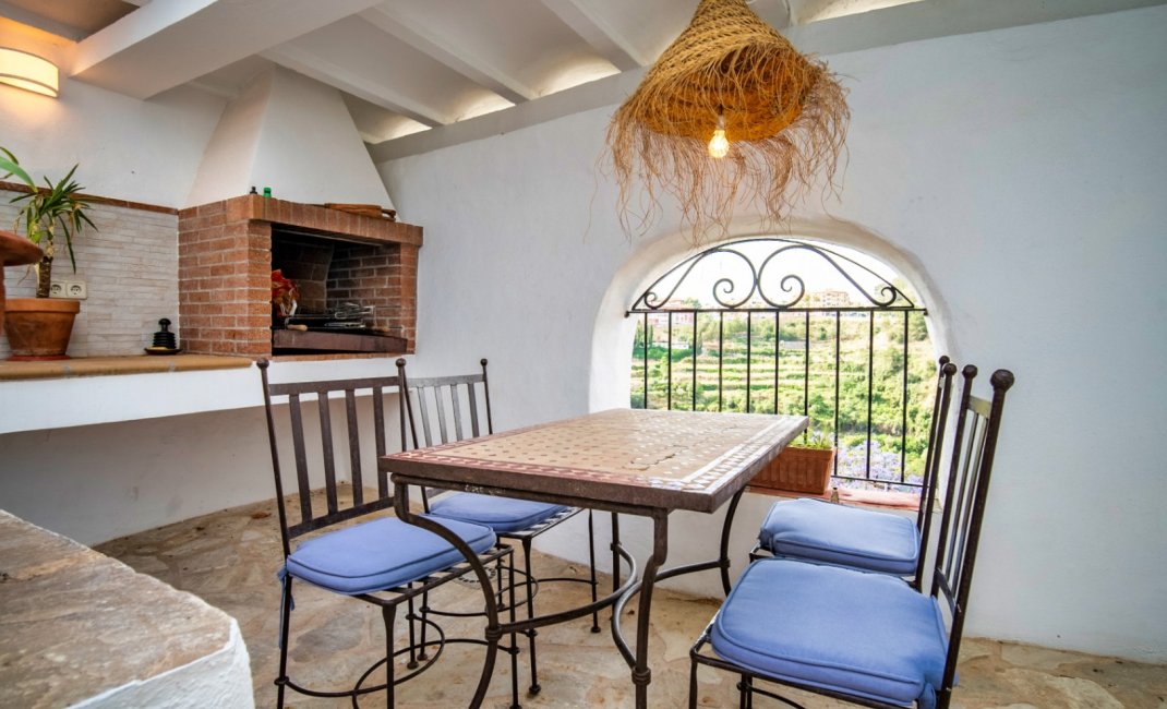 Resale - Villa -
Polop