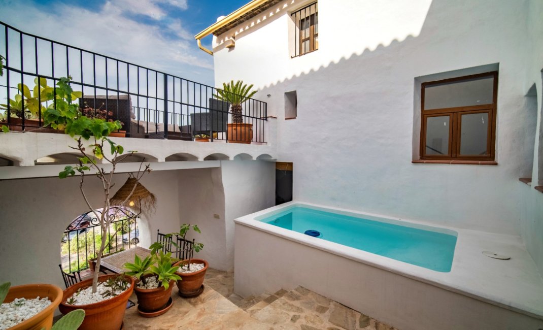 Resale - Villa -
Polop