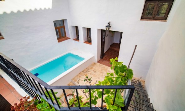 Resale - Villa -
Polop