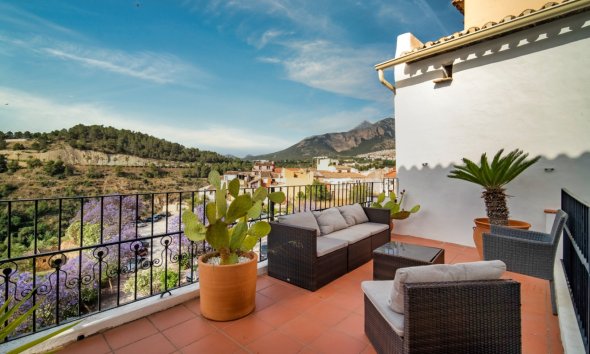 Resale - Villa -
Polop