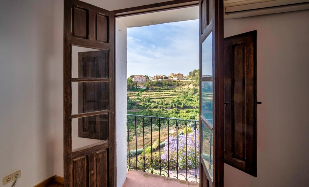 Resale - Villa -
Polop