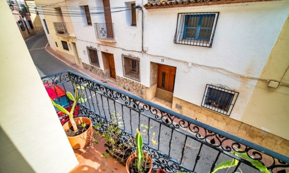 Resale - Villa -
Polop