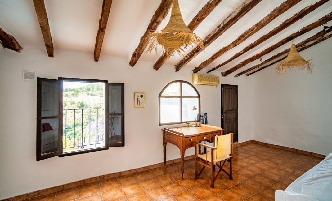 Resale - Villa -
Polop