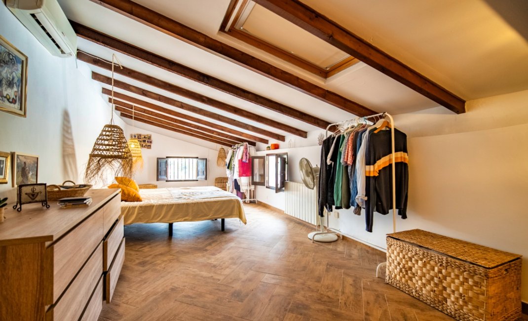 Resale - Villa -
Polop