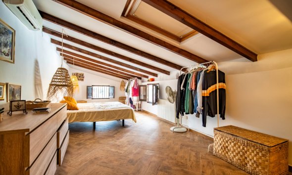 Resale - Villa -
Polop