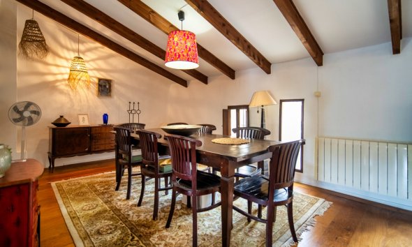 Resale - Villa -
Polop