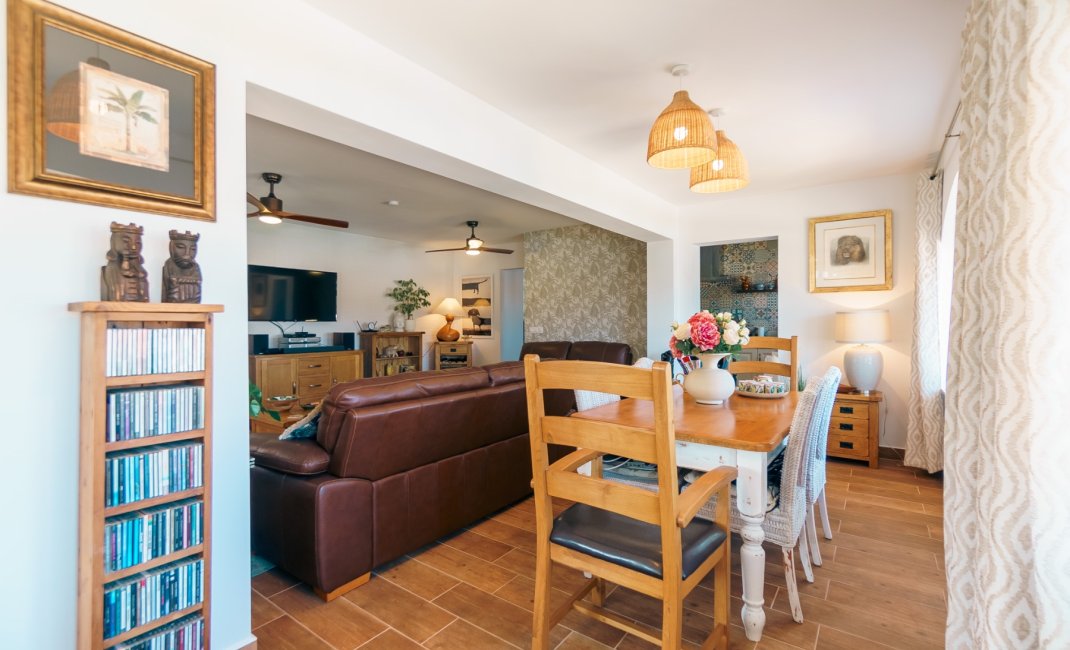 Herverkoop - Chalet / Villa -
La Nucía