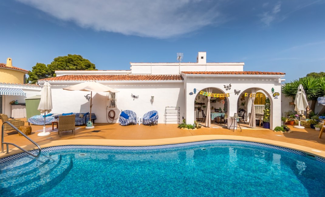 Herverkoop - Chalet / Villa -
La Nucía