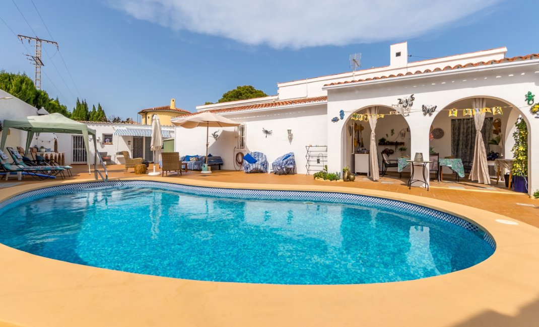 Herverkoop - Chalet / Villa -
La Nucía