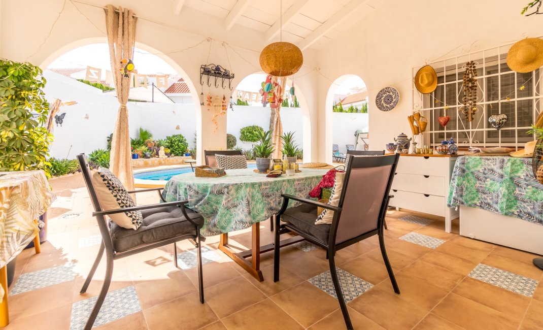 Herverkoop - Chalet / Villa -
La Nucía