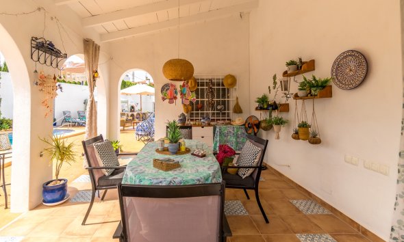 Herverkoop - Chalet / Villa -
La Nucía