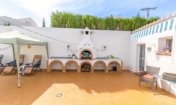 Herverkoop - Chalet / Villa -
La Nucía