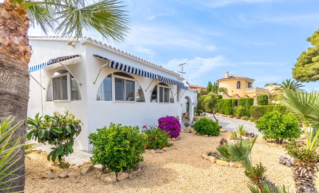 Herverkoop - Chalet / Villa -
La Nucía