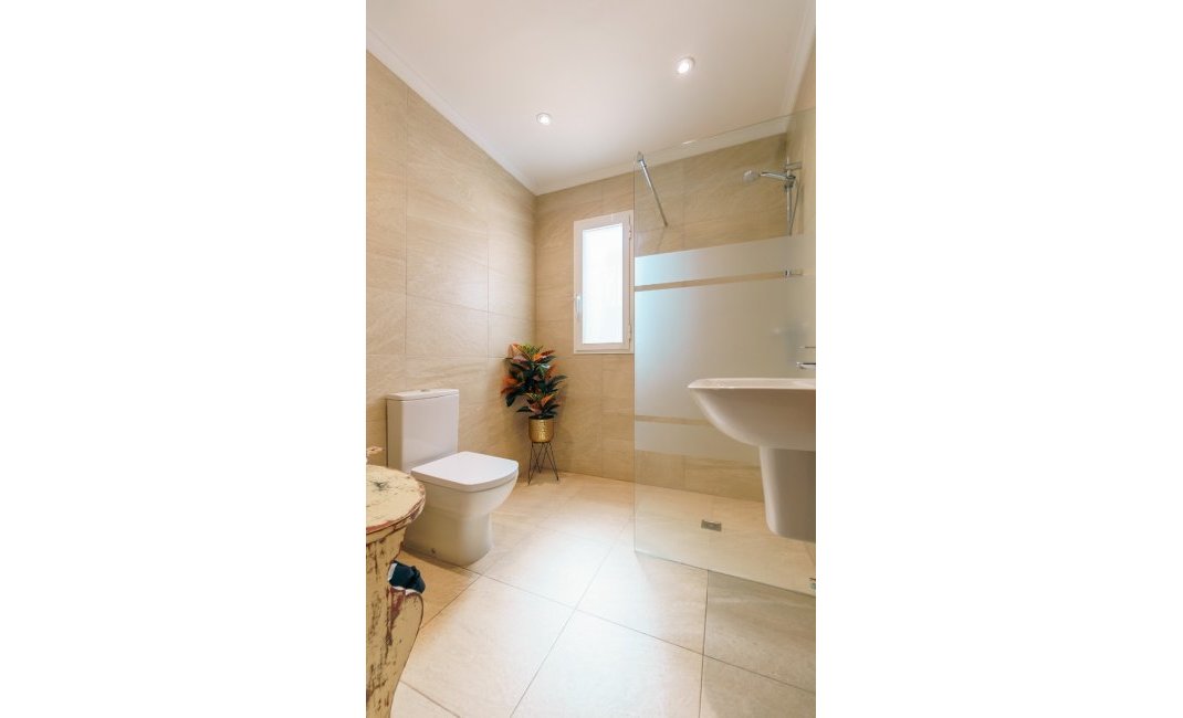 Herverkoop - Chalet / Villa -
La Nucía