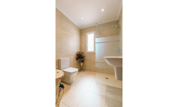 Herverkoop - Chalet / Villa -
La Nucía