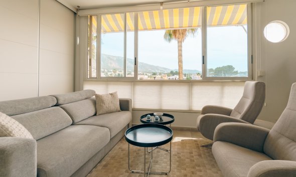 Revente - Appartement -
Albir