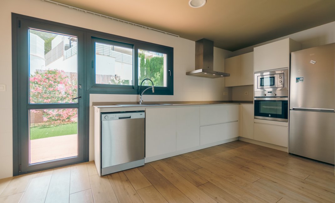 Herverkoop - Tussenwoning -
Albir