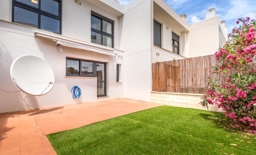 Herverkoop - Tussenwoning -
Albir