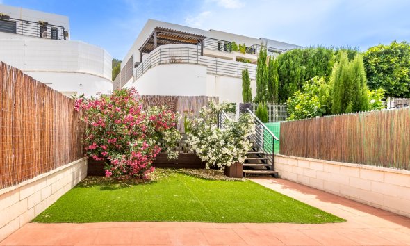 Herverkoop - Tussenwoning -
Albir