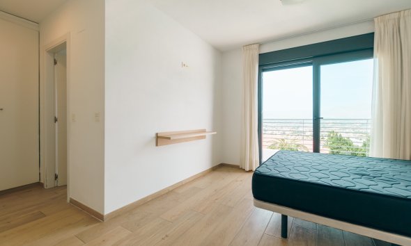 Herverkoop - Tussenwoning -
Albir