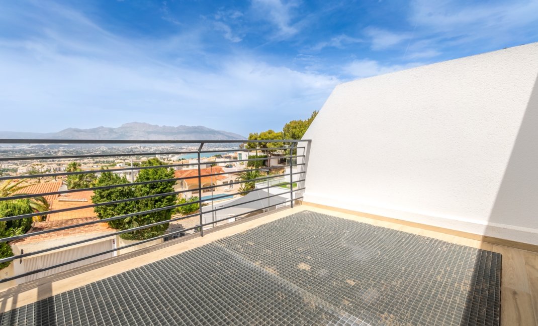 Herverkoop - Tussenwoning -
Albir