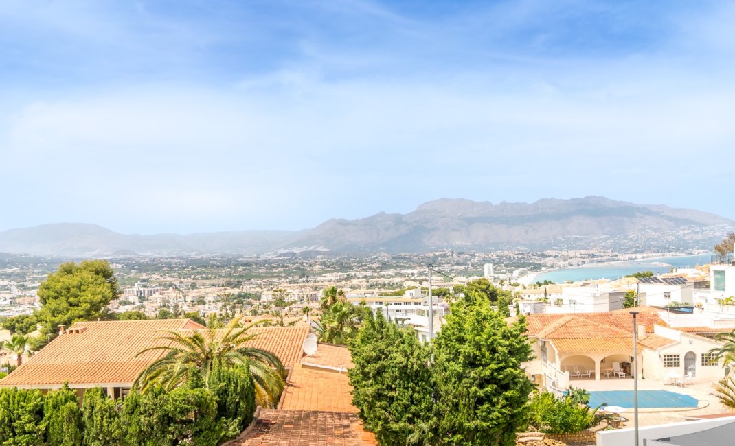 Herverkoop - Tussenwoning -
Albir