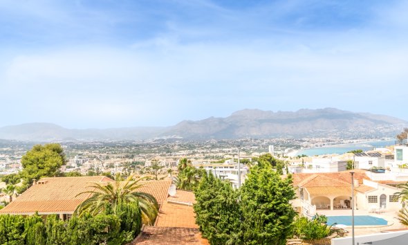 Herverkoop - Tussenwoning -
Albir