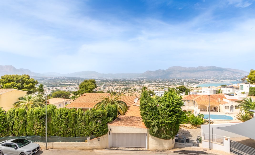 Herverkoop - Tussenwoning -
Albir