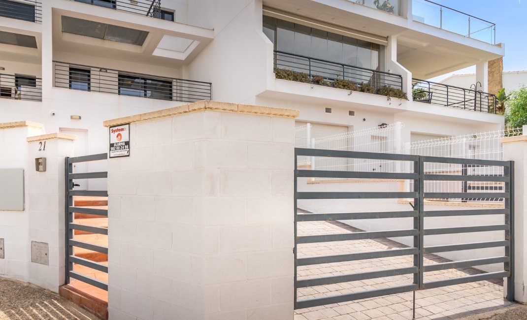 Herverkoop - Tussenwoning -
Albir