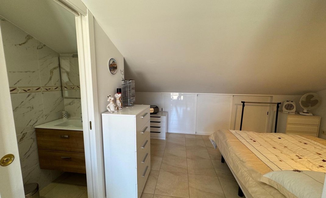 Reventa - Duplex -
Albir