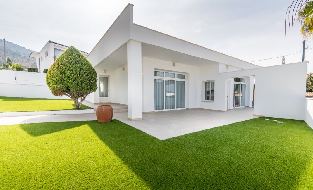 Verhuur Korte Termijn - Chalet / Villa -
Albir